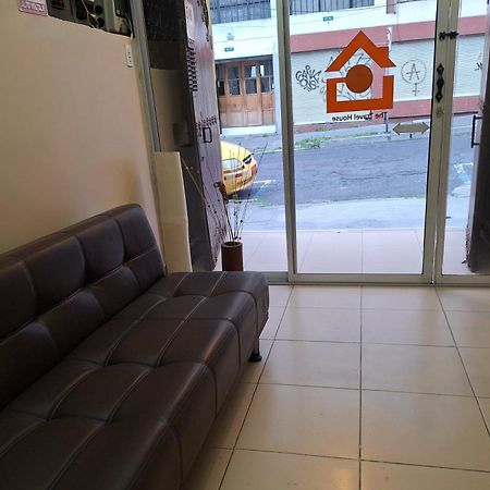 The Travel House Hotel Quito Exterior photo