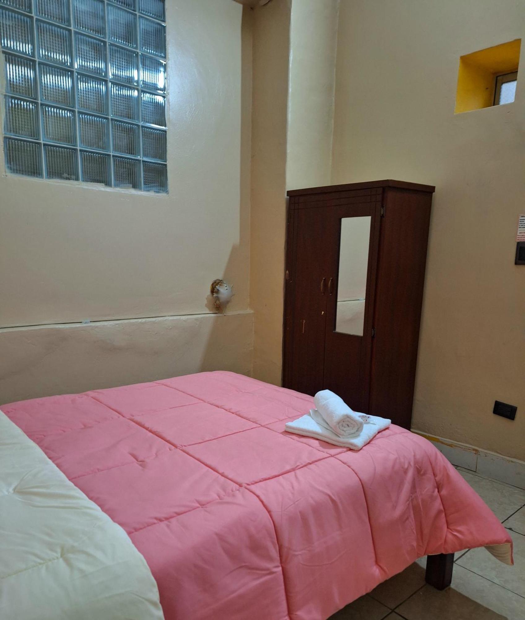 The Travel House Hotel Quito Room photo