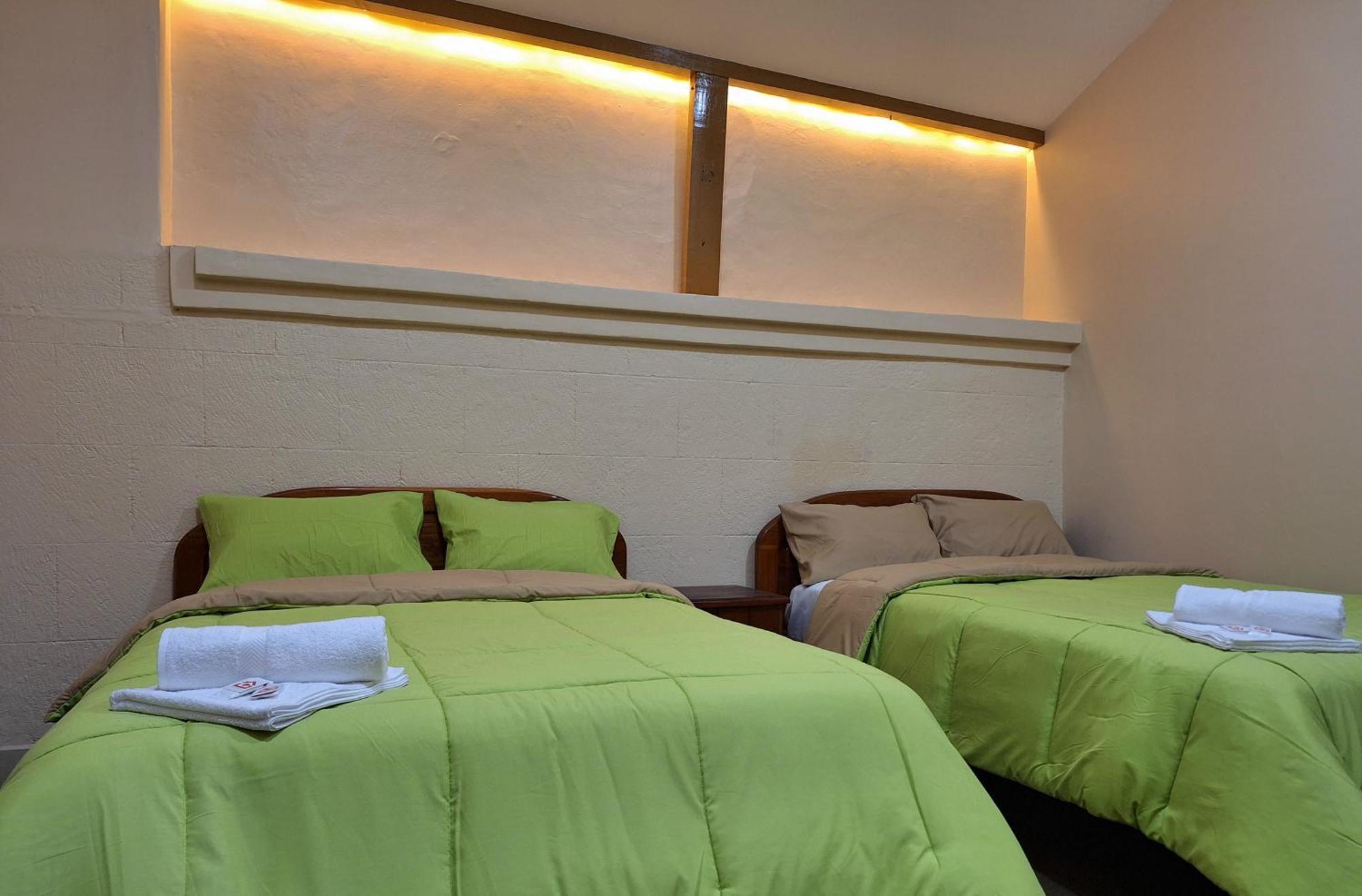 The Travel House Hotel Quito Exterior photo
