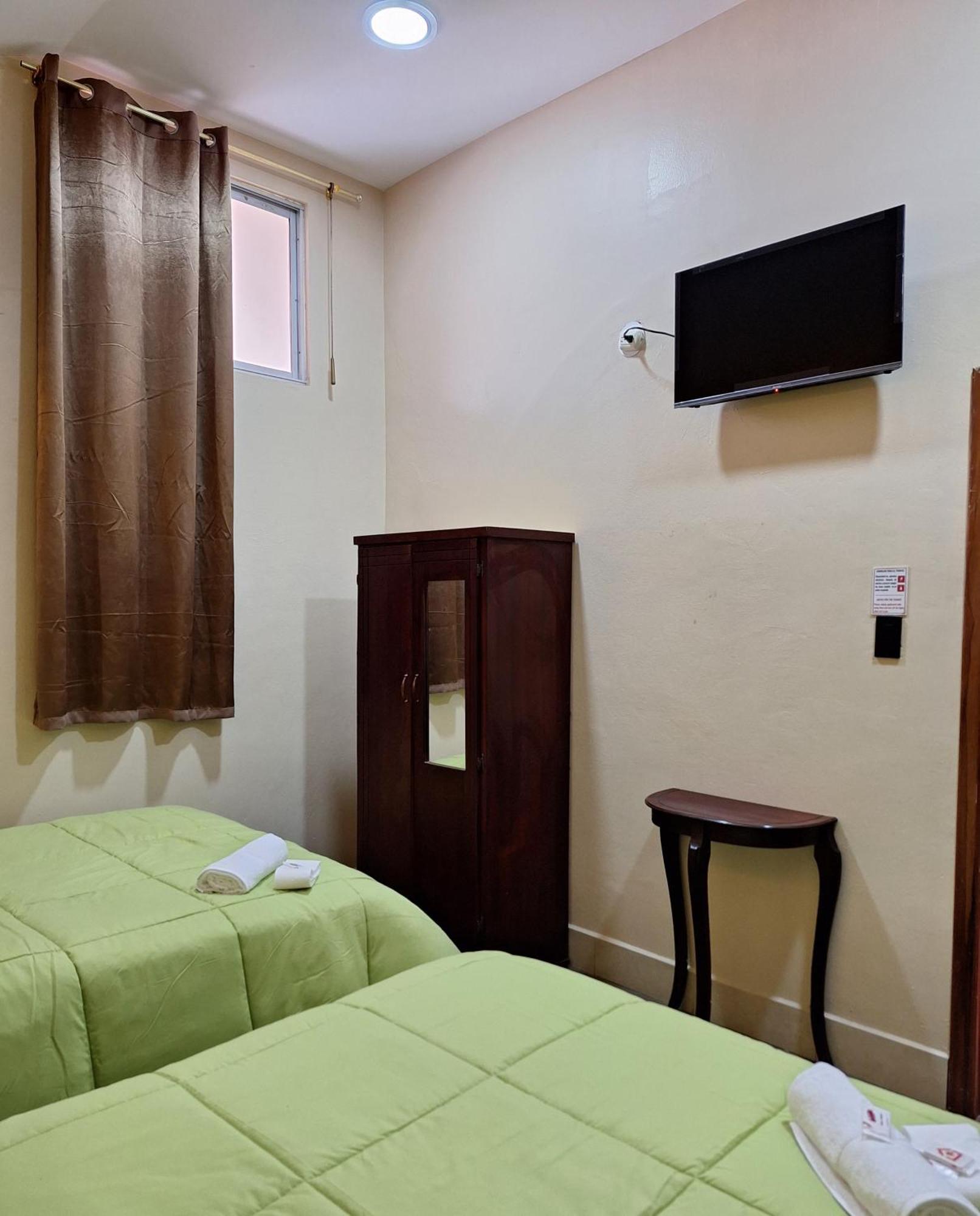 The Travel House Hotel Quito Exterior photo